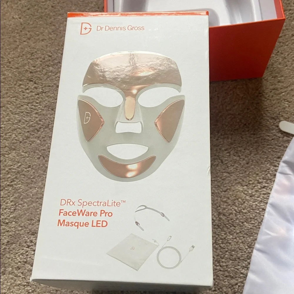 Dr. Dennis Gross DRx SpectraLite FaceWare Pro LED Mask – Rose Gold/White